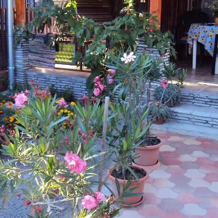 In 19321 * Balatonmáriafürdő